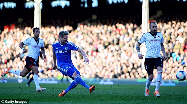 Schurrle Cetak Hat-trick Antar Chelsea ke Puncak Klasemen
